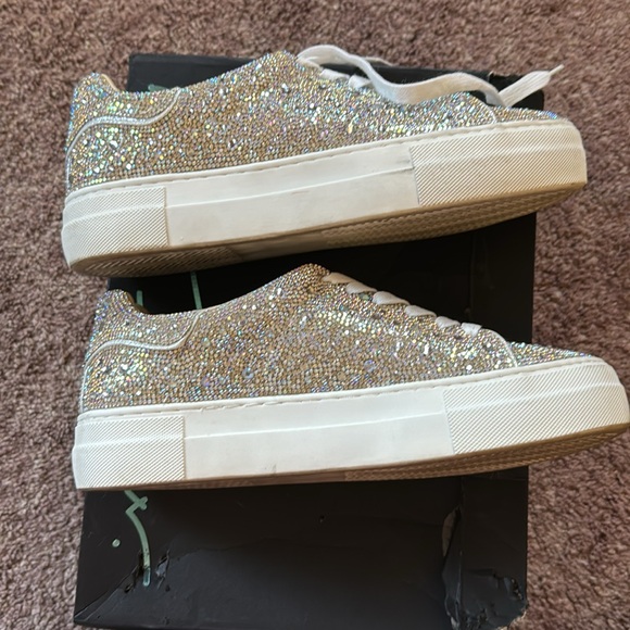 Betsy Johnson Sidny sneakers - Picture 3 of 5